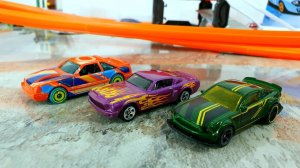 FORD MUSTANG и SHELBY GT от Hot Wheels. Гонки на треке Hot Wheels