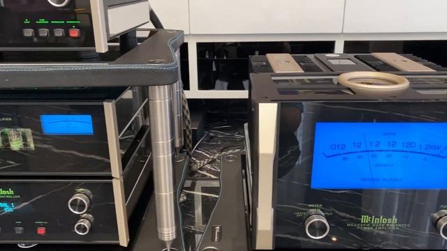 សាកសំលេង B&W 800 D3 + McIntosh MC1.25KW + C1100T + in-akustik LS 2404 Air смотреть онлайн