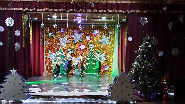 Танец с зонтиками. Танцевальный коллектив 
