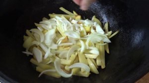 ОТ ТАКОЙ ЖАРЕНОЙ КАРТОШКИ ЕЩЁ НИКТО НЕ ОТКАЗЫВАЛСЯ. Как пожарить картофель ОЧЕНЬ ВКУСНО