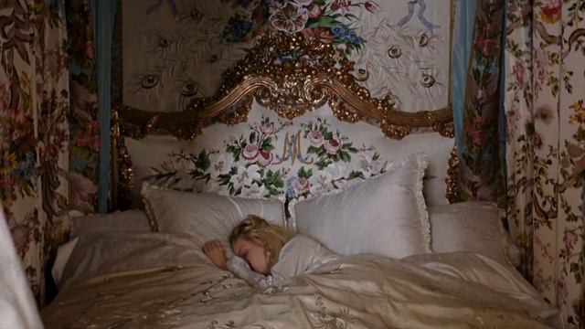 Melanie Martinez - Cake смотреть онлайн