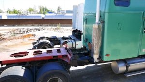 Дальнобойщики: Европа VS Америка. FREIGHTLINER против MAGNUM