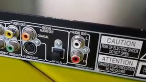 PIONEER DVD DV-430V HDMI USB เครื่องเล่นดีวีดีไพโอเนียร์สภาพสวยพร้อมรีโมท
มีช่องต่อ HDMI