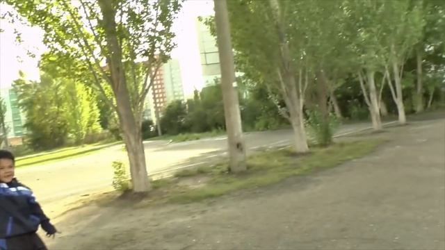 Семья Багдасарян: Девочка Милана катаеся на велосипеде #Спорт Milan girl to ride a bike смотреть онлайн