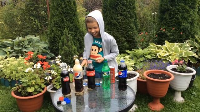 Смешиваем ментос и колу, спрайт, пепси! смотреть онлайн