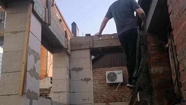 Срочно! Мы не знаем что это и как с ним бороться. Армопояс залили частями и опалубка выдержала смотреть онлайн