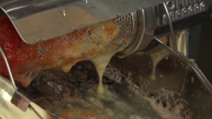 Электрическая соковыжималка NEW OMRA OM-2500-E шнековая для томатов, ягод, яблок, фруктов, овощей