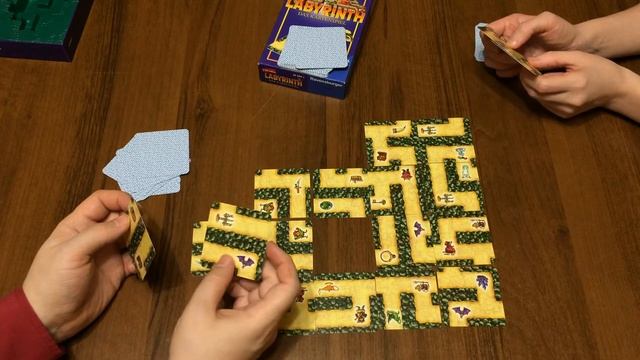 Играем в настольную игру Das Labyrinth Kartenspiel (Лабиринт карточная версия) смотреть онлайн