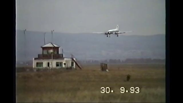 Ил-14 СССР-61778 (1993)\IL-14 SSSR-61778 in 1993 смотреть онлайн