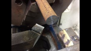 Как установить резец по центру (маленькая хитрость)