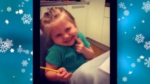 Пелагея похвасталась трехлетней дочерью Таисией  Малышка научилась читать и собралась в школу