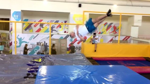 Opening a trampoline park in Sibai смотреть онлайн