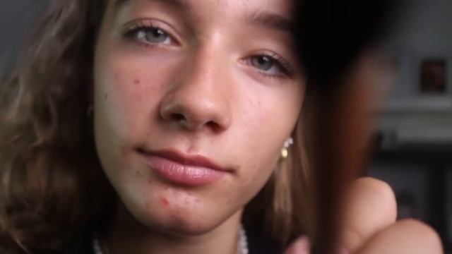 ASMR - DOING YOUR MAKEUP! смотреть онлайн