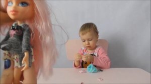 Кукла Братц с аксессуарами распаковка. Bratz SelfieSnaps Doll- Cloe unboxing.