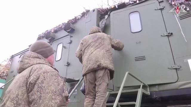 Работа тыловых подразделений ЦВО в зоне СВО.mp4 смотреть онлайн