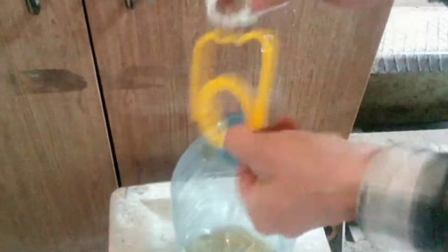 Как быстро снять ручку с 5-литровой бутылки и использовать её снова. смотреть онлайн