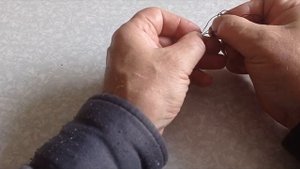 простой и надежный узел для крючков,карабинов,вертлюгов