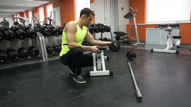 Сгибание запястья одной рукой