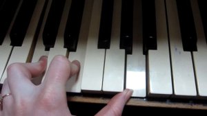 ИЗ ЧЕГО СОСТОЯТ АККОРДЫ? Музыкальная МАТЕМАТИКА. Изучаем "примеры" в СОЛЬФЕДЖИО:)