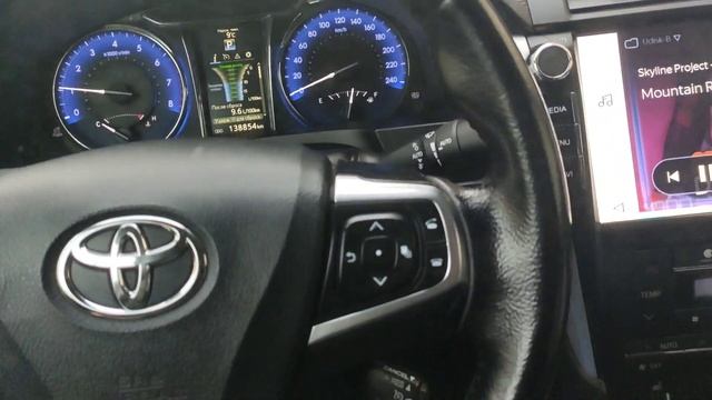 Чистим руль меламиновой губкой на Камри смотреть онлайн