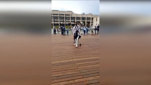 РЕАКЦИИ ЛЮДЕЙ НА SHUFFLE ТАНЦЫ ИЗ ТИК ТОК НА УЛИЦЕ !  TUZELITY