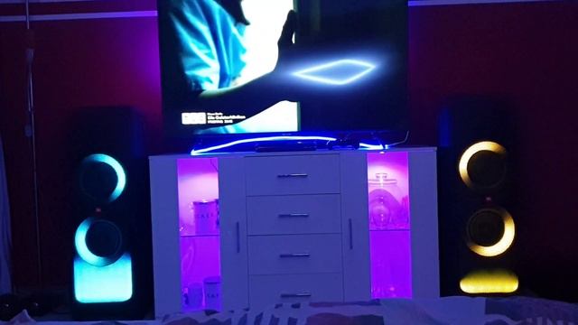 JBL Partybox 1000 смотреть онлайн