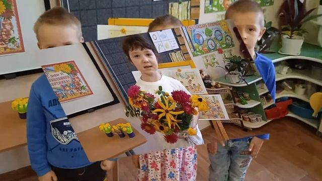 Поздравление с праздником от воспитанников старшей группы "Колобок" смотреть онлайн