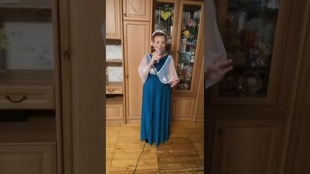 ПОД ЛУНОЙ ЗОЛОТОЙ.