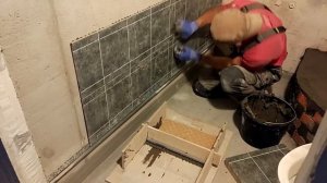 Станок для быстрого и удобного нанесения клея на плитку