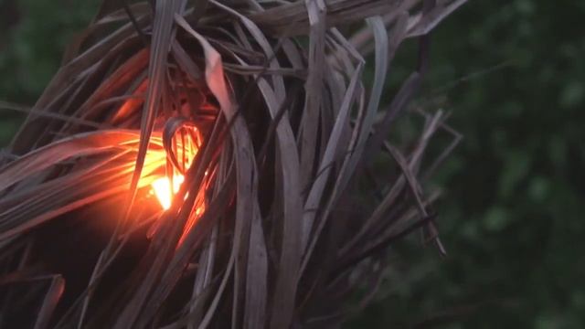 Разведение огня при помощи камня и напильника