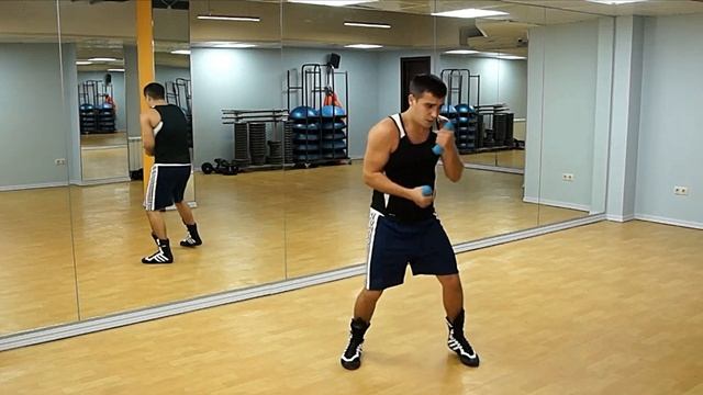 Уроки бокса. Тренировка с гантелями для нокаутирующего удара смотреть онлайн