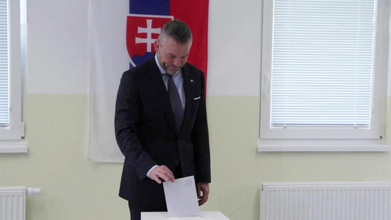В Словакии на выборах президента победил глава парламента Петер Пеллегрини