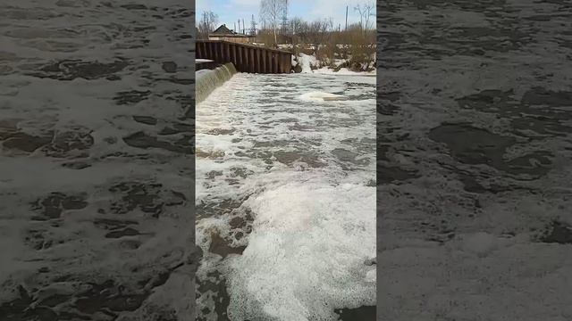 Искусственный водопад. Дамба