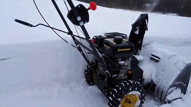 Снегоуборщик CHAMPION ST556 смотреть онлайн