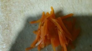 Салат с малосольной горбушей