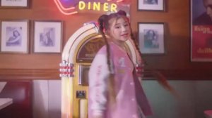 Кто лучше поет МИЛАНА ХАМЕТОВА и МИЛАНА СТАР_ Песня Милана Хаметова Умка и песня Милана Стар Барби