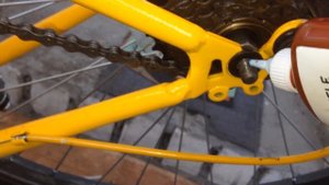 Фиксатор резьбы для колес велосипеда