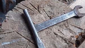 как сделать самый простой молоток сварщика своими руками