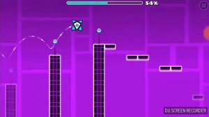 Прохождение первого уровня в Geometry Dash