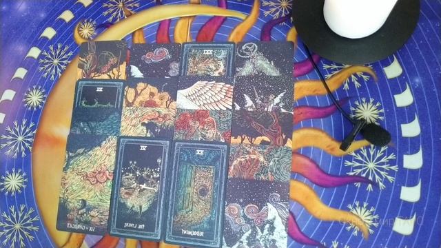 ???Оба молчим, что не даёт покоя мужчине ?