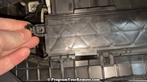 How To Change A 2020 - 2022 Ford Explorer Cabin Air filter - Replace Remove Replacement Location