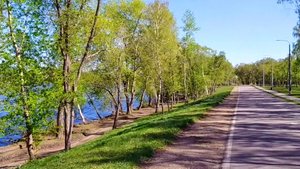Магнитогорск, парк у Вечного огня, вдоль прибрежной полосы реки Урал (08.05.2020)
