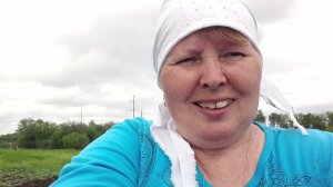 Мои будни.Кто куда а мы на картошку.Видео не сегодняшнего дня .Всех с Праздником Святой Тройцы