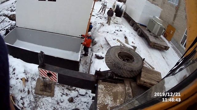 автокран Ивановец 50 тонн на монтаже подстанций. перегруз.