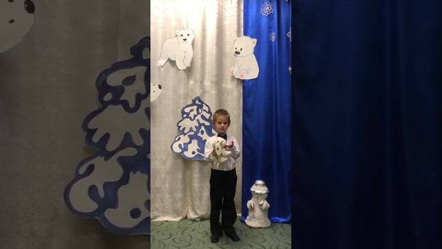 Серпилин Сергей / Стихотворение "Я дружка учу считать" смотреть онлайн