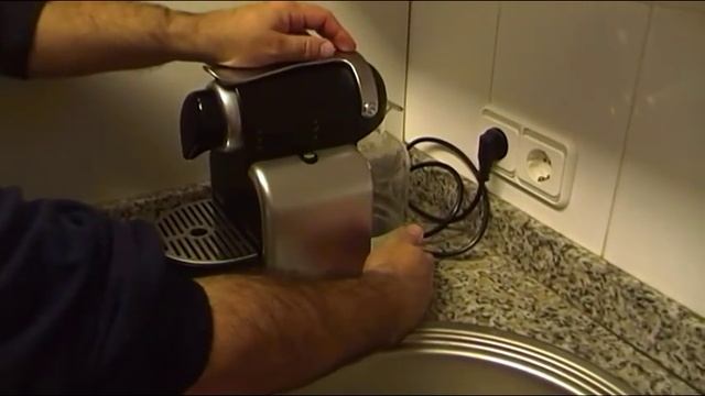 COMO RECARGAR CONFIGURACION DE FABRICA CAFETERA DELONGHI - NESPRESSO смотреть онлайн