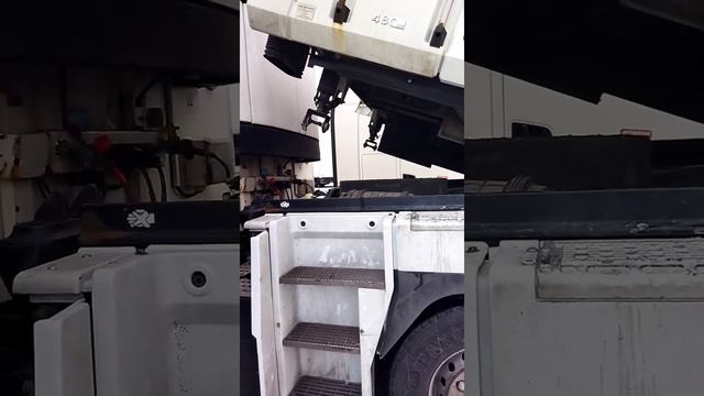 RENAULT MAGNUM- Подъем кабины. смотреть онлайн