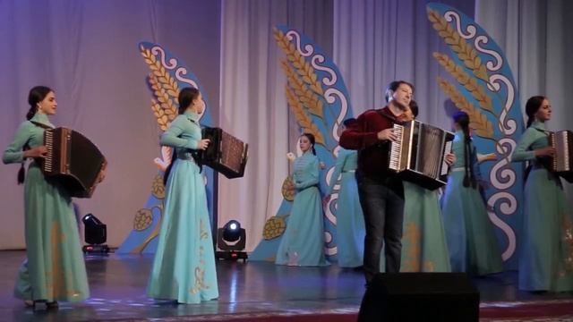 Центр ФАРН. Фестиваль «Ирон бæгæны 2017». Фрагмент 9.mp4 смотреть онлайн