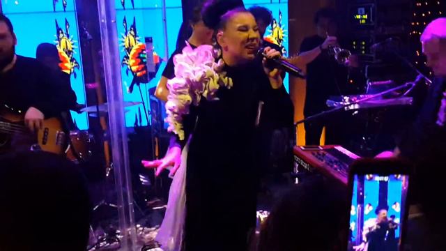 Елка - На большом воздушном шаре смотреть онлайн