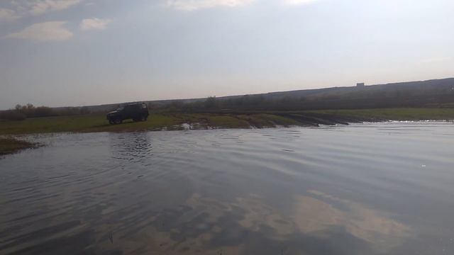 Весна заплотинье УАЗ.катаемся по разлитым лугам смотреть онлайн